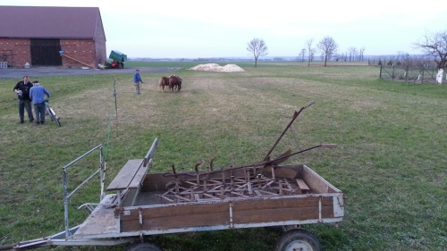 unikplynukoneHat (OP) (1).jpg