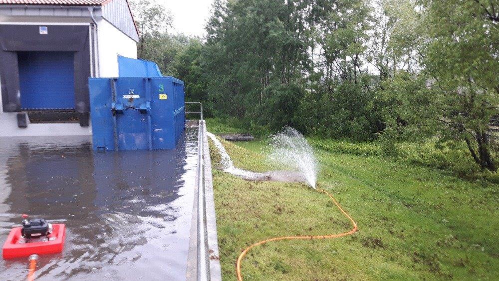 vodacerpaniSupermarketHavirov (2).jpg