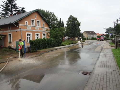 vodacerpaniTrebom (4).JPG