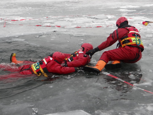 vodaledzachranaHlucin (15).JPG