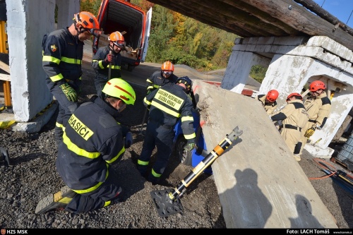 vycviksutinyDirect_Ostrava_Libros (3).jpg