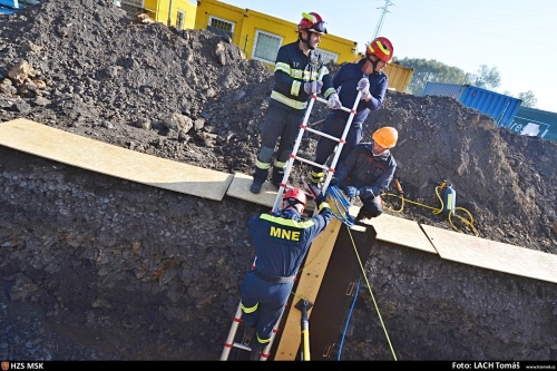 vycviksutinyDirect_Ostrava_Libros (6).jpg