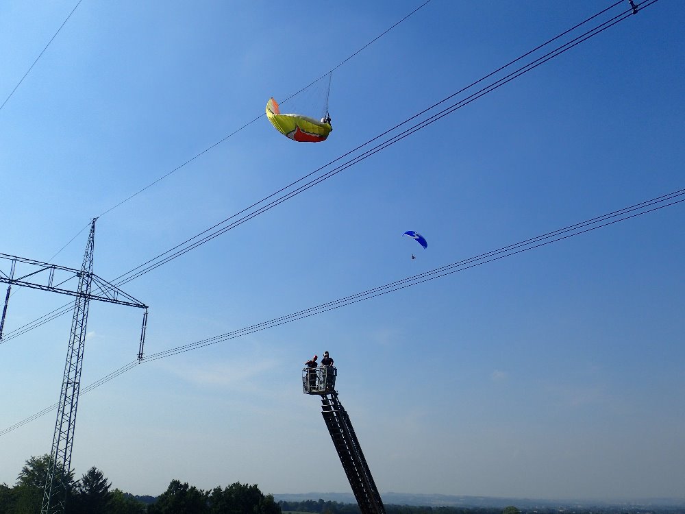 zachranaparaglidistkavedeniTrinec (2).JPG