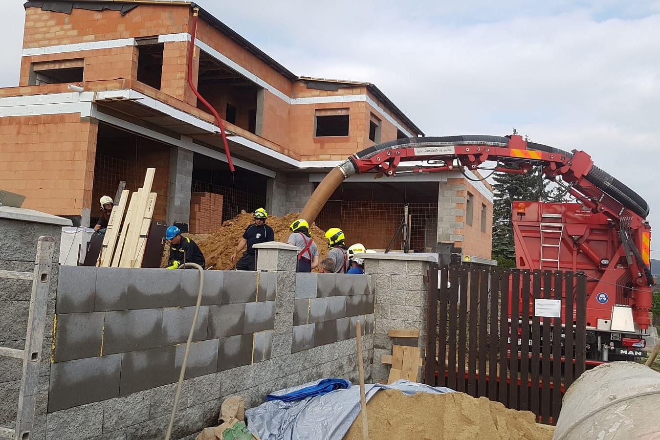 zavalená osoba Davle.jpg