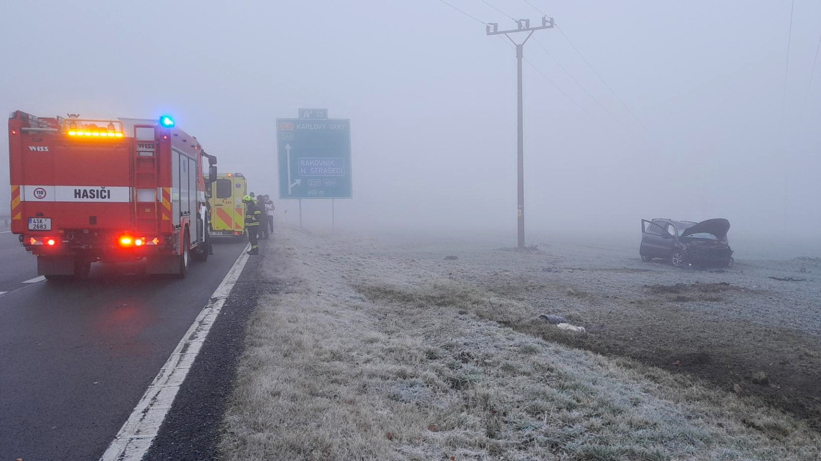 011224-Havárie osobního automobilu na 31. kilometru dálnice D6 u Nového Strašecí ve směru z Prahy do Karlových Varů.jpg