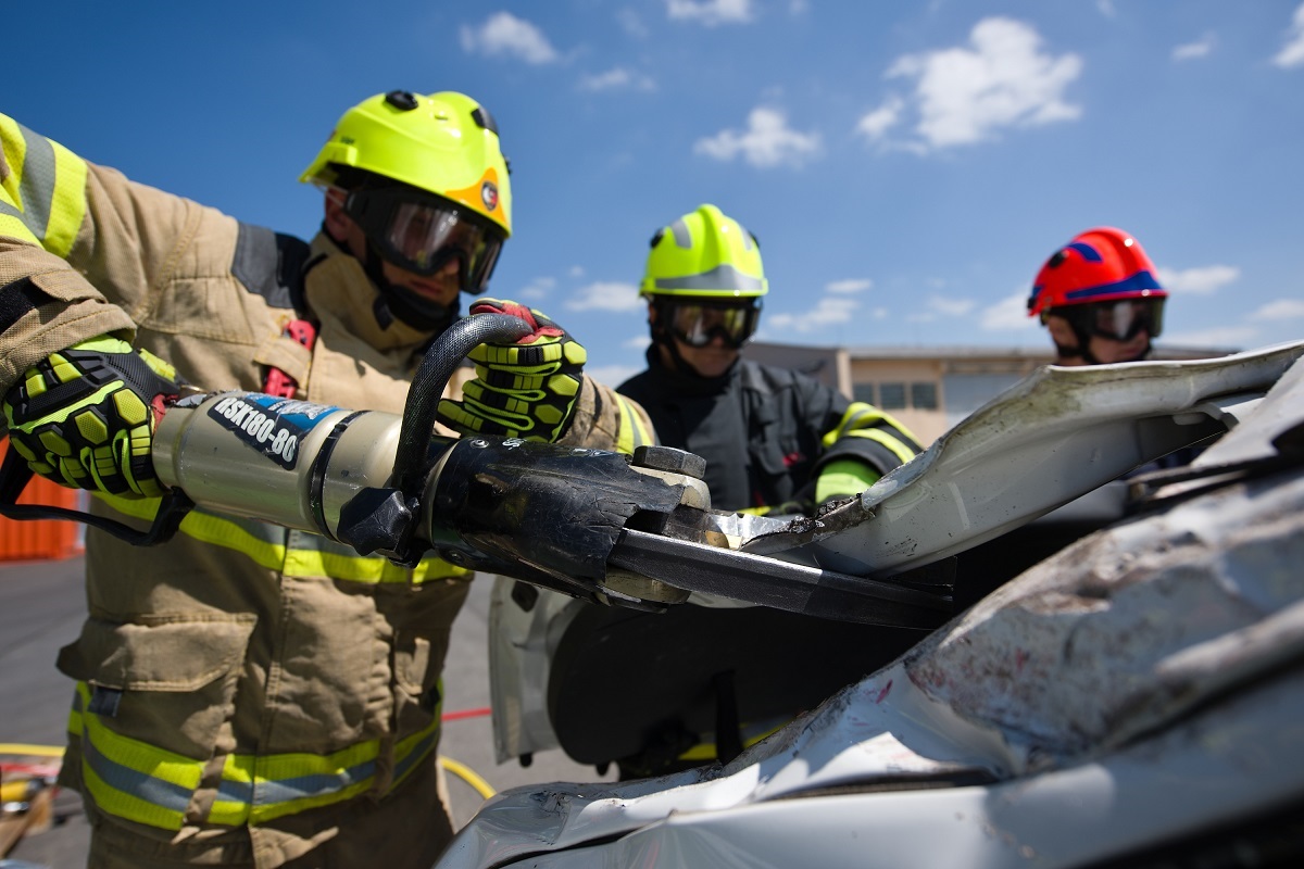 Rescue Meeting představuje jedinečnou příležitost ke sdílení zkušeností, sjednocení postupů a nácviku moderních taktik v prostředí, které simuluje reálné podmínky zásahů