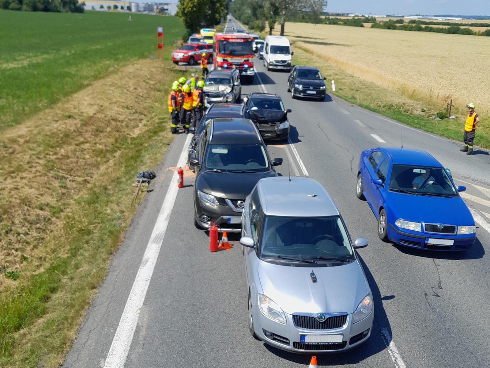 280625-Hromadná nehoda pěti osobních vozidel na silnici č. 38 na odbočce k obci Nepřevázka na Mladoboleslavsku.jpg