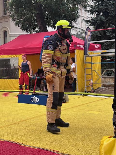 Naši hasiči reprezentují Českou republiku na Mistrovství Evropy ve FireFit Challenge v maďarském Szolnoku.