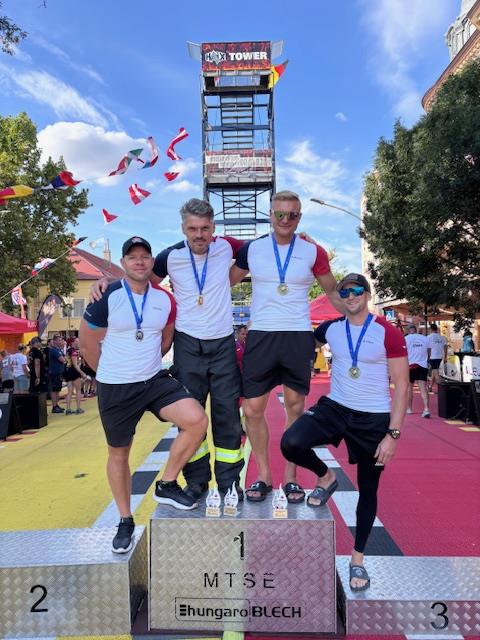 Naši hasiči reprezentují Českou republiku na Mistrovství Evropy ve FireFit Challenge v maďarském Szolnoku.