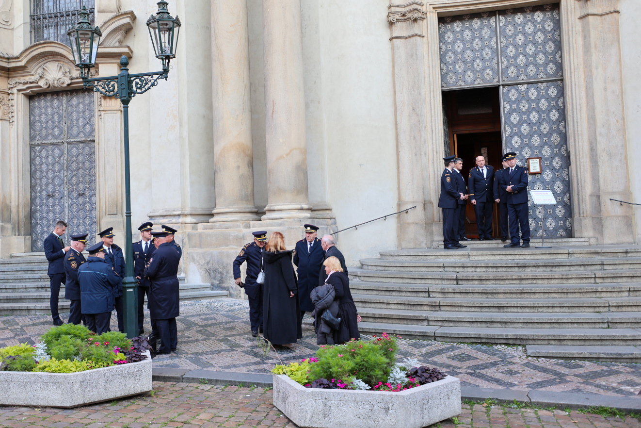 Hosté Podzimního hasičského koncertu si užívají hudební zážitek se souborem Hradišťan a Jiřím Pavlicou