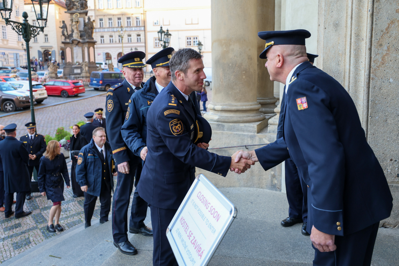 Hosté Podzimního hasičského koncertu si užívají hudební zážitek se souborem Hradišťan a Jiřím Pavlicou