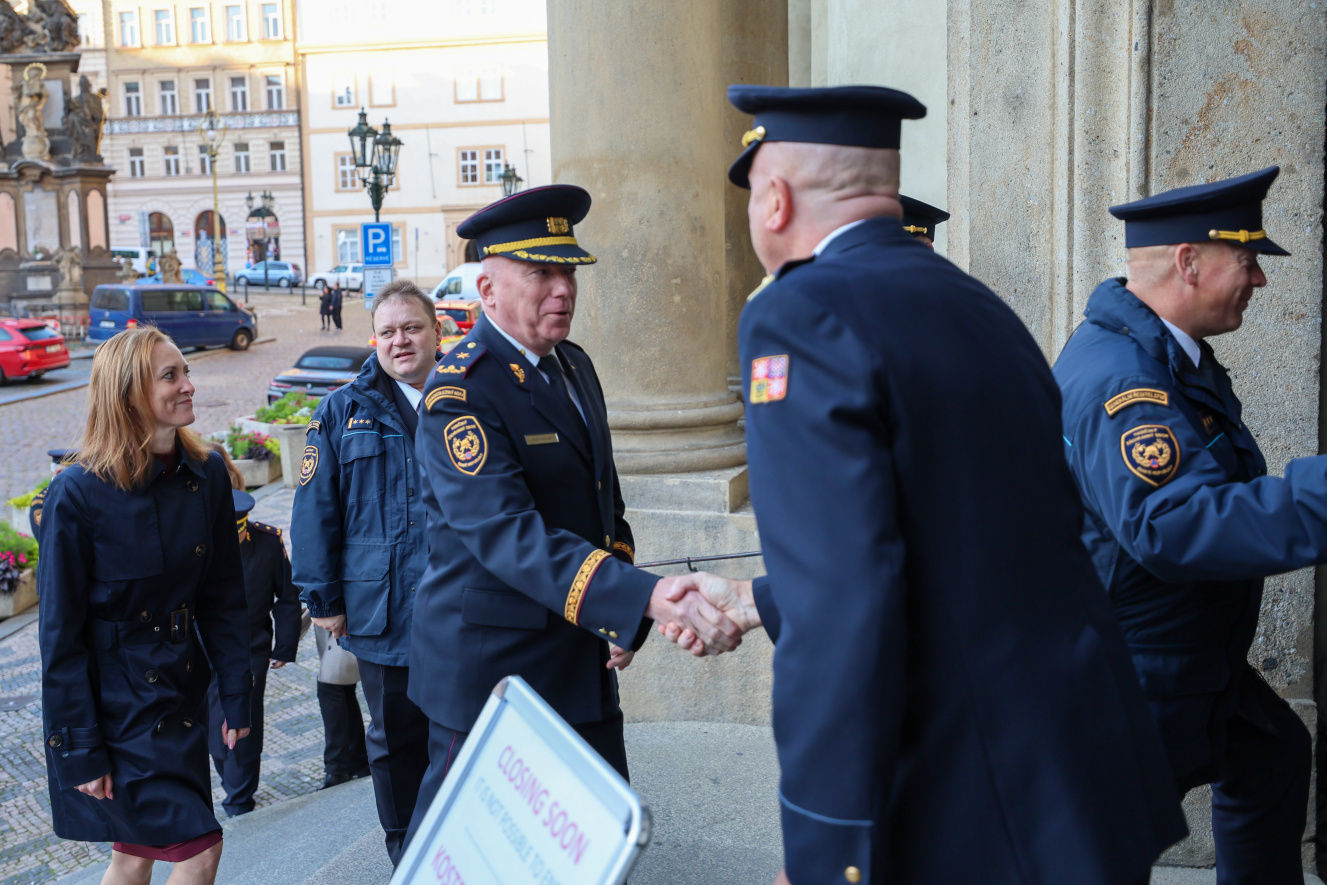 Hosté Podzimního hasičského koncertu si užívají hudební zážitek se souborem Hradišťan a Jiřím Pavlicou