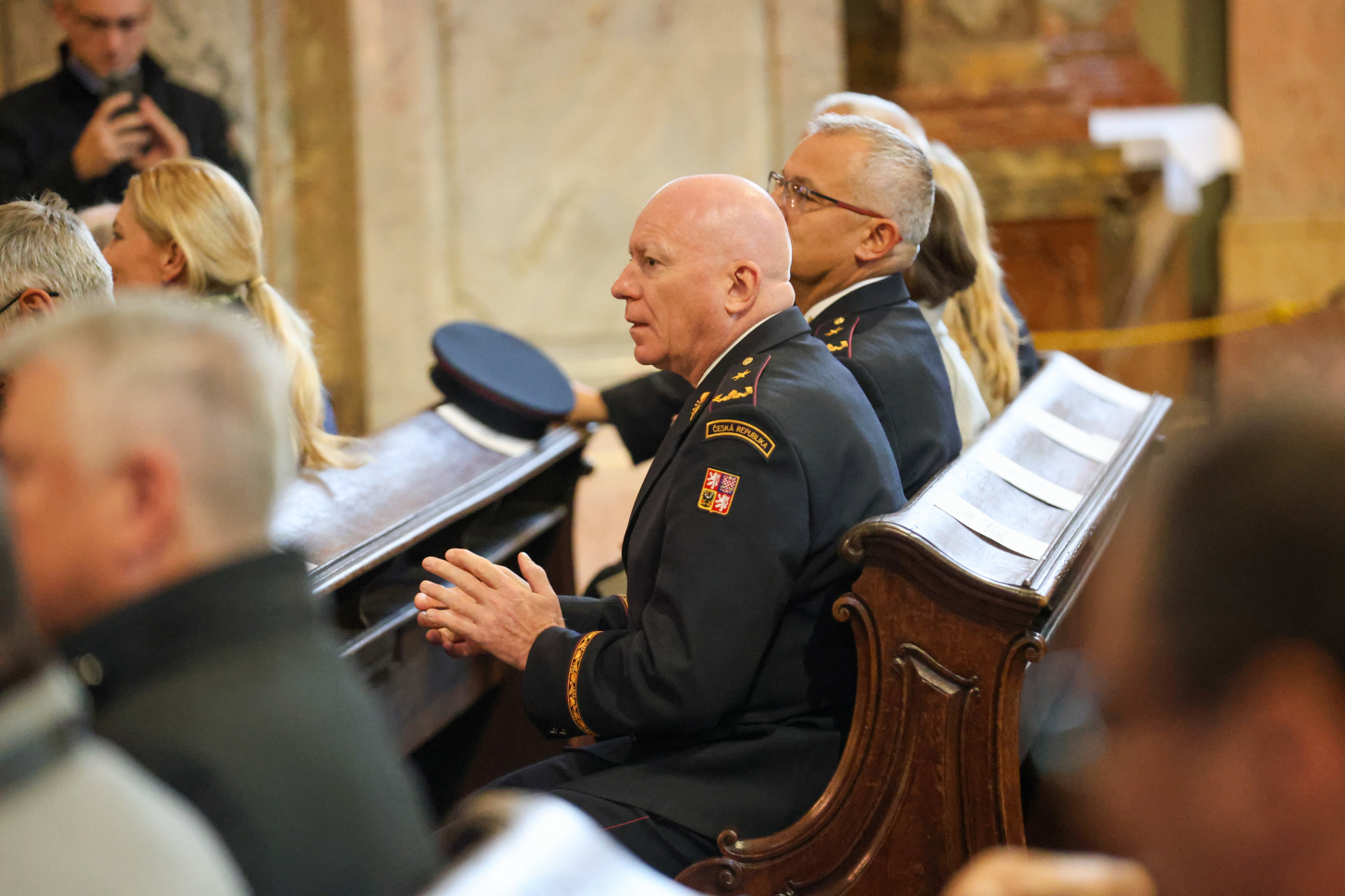 Hosté Podzimního hasičského koncertu si užívají hudební zážitek se souborem Hradišťan a Jiřím Pavlicou