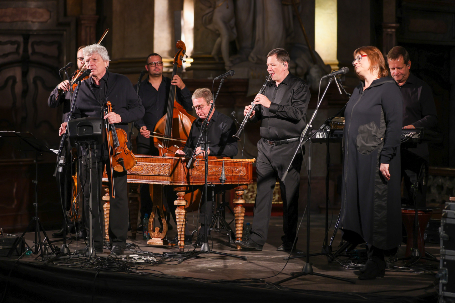 Hosté Podzimního hasičského koncertu si užívají hudební zážitek se souborem Hradišťan a Jiřím Pavlicou