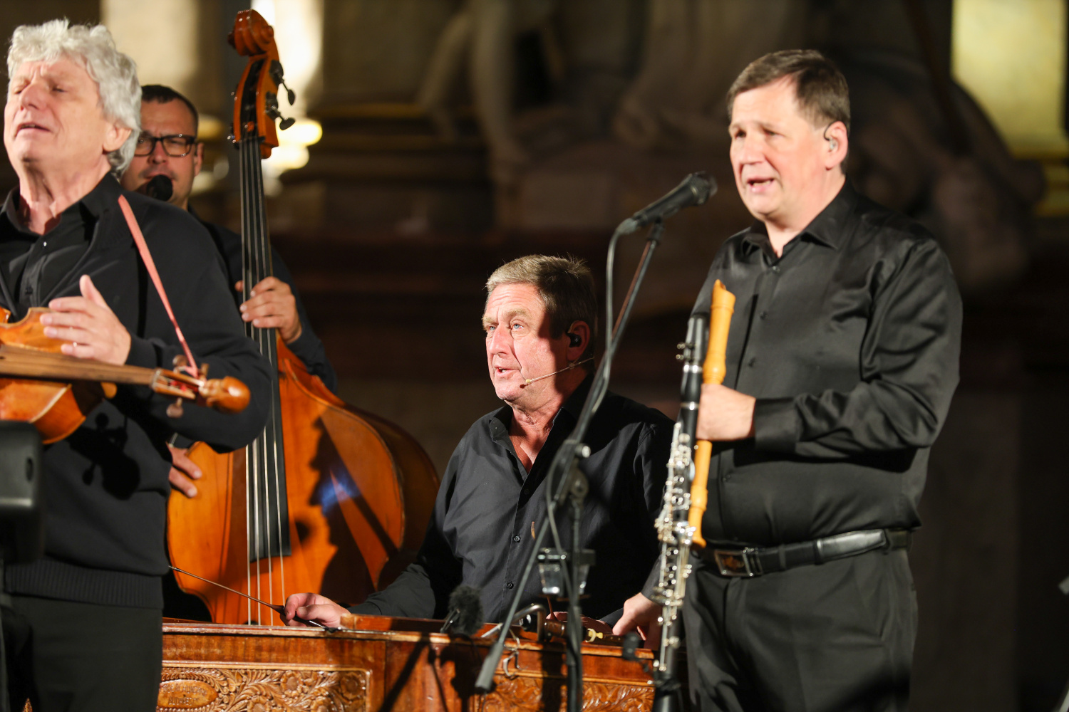 Hosté Podzimního hasičského koncertu si užívají hudební zážitek se souborem Hradišťan a Jiřím Pavlicou