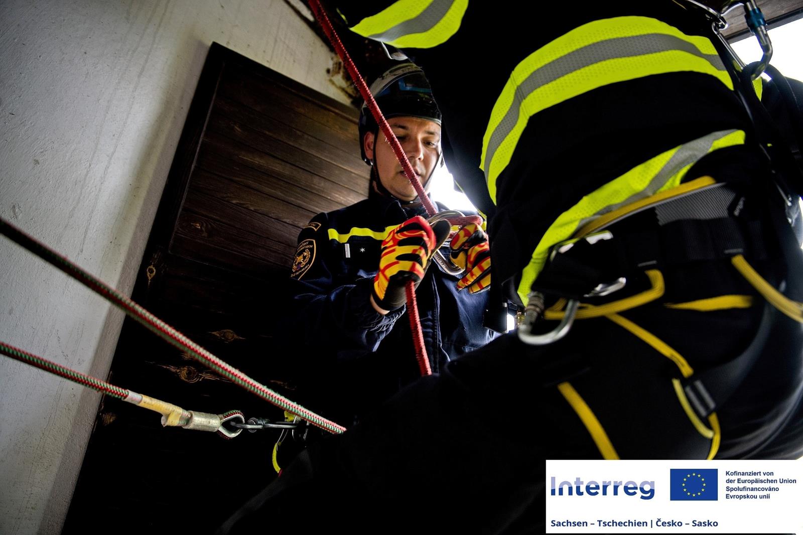 Spolupráce dvou česko-saských projektů_Společné výcviky – hasební práce a práce s motorovou pilou_4.jpg