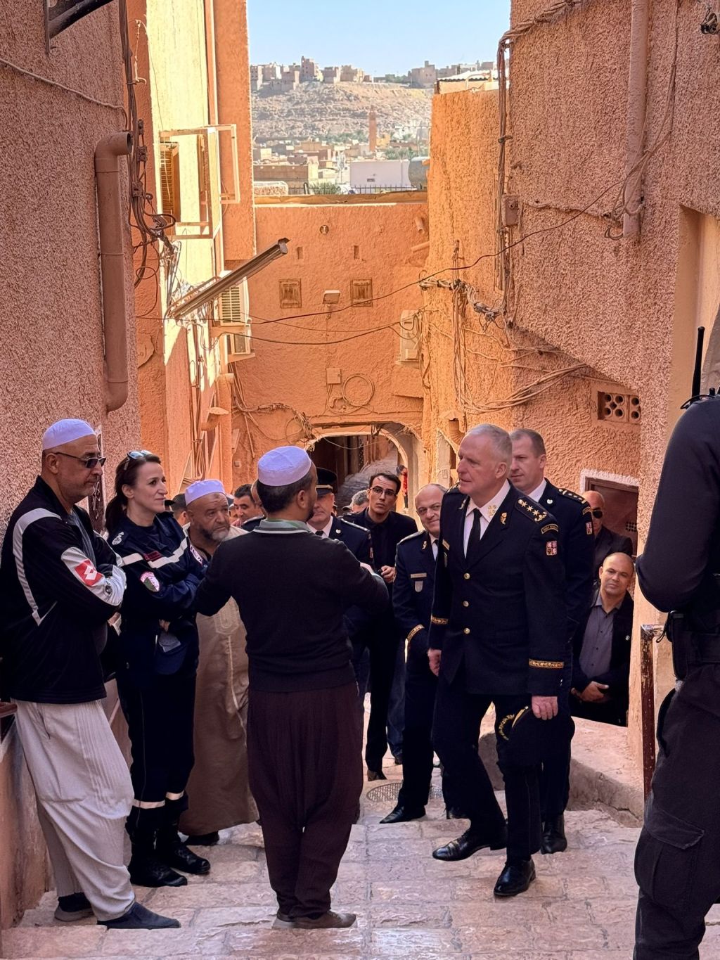 Delegace vedená generálním ředitelem HZS ČR genpor. Vladimírem Vlčkem absolvovala ve dnech 7. až 11. listopadu 2025 pracovní návštěvu Alžírské lidové republiky.