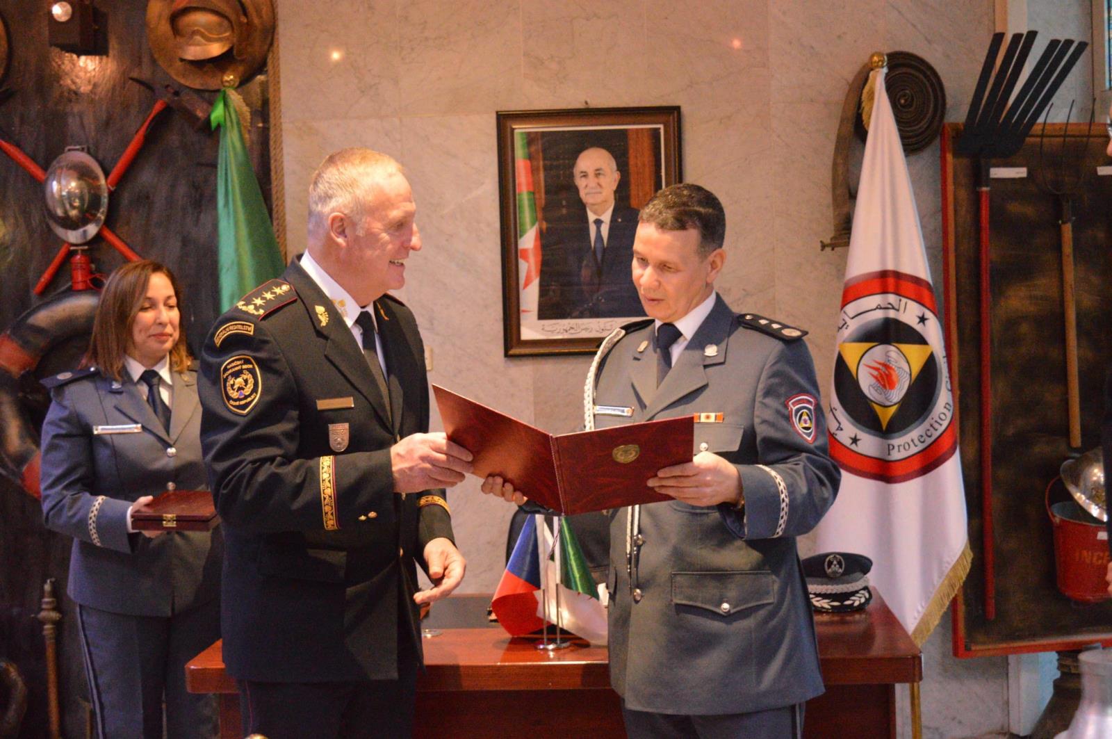 Delegace vedená generálním ředitelem HZS ČR genpor. Vladimírem Vlčkem absolvovala ve dnech 7. až 11. listopadu 2025 pracovní návštěvu Alžírské lidové republiky.