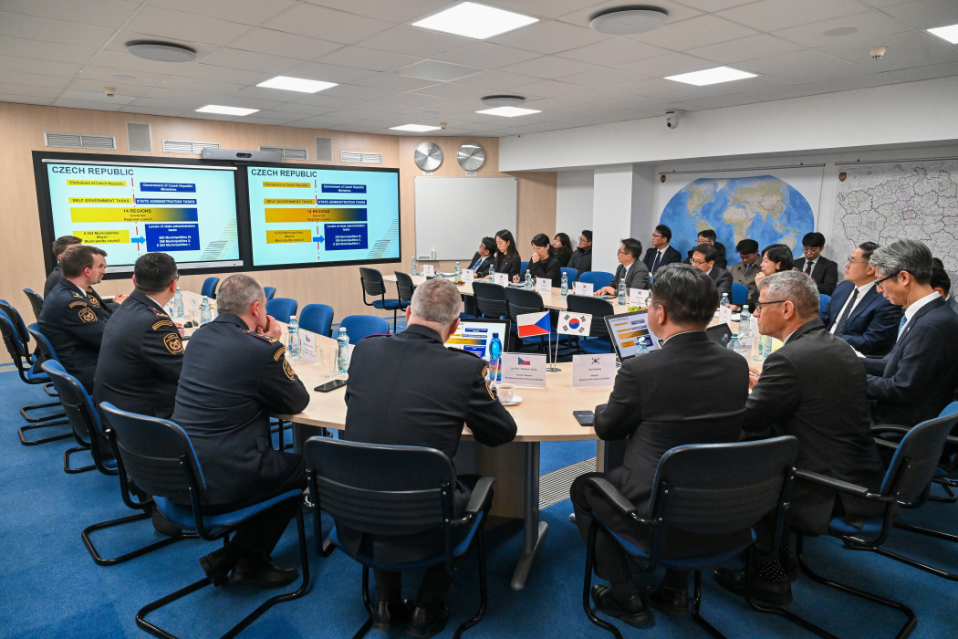 Ministr vnitra Korejské republiky pan Yun Ho Jung se setkal v rámci CZ-KR fóra s vrcholnými představiteli HZS ČR