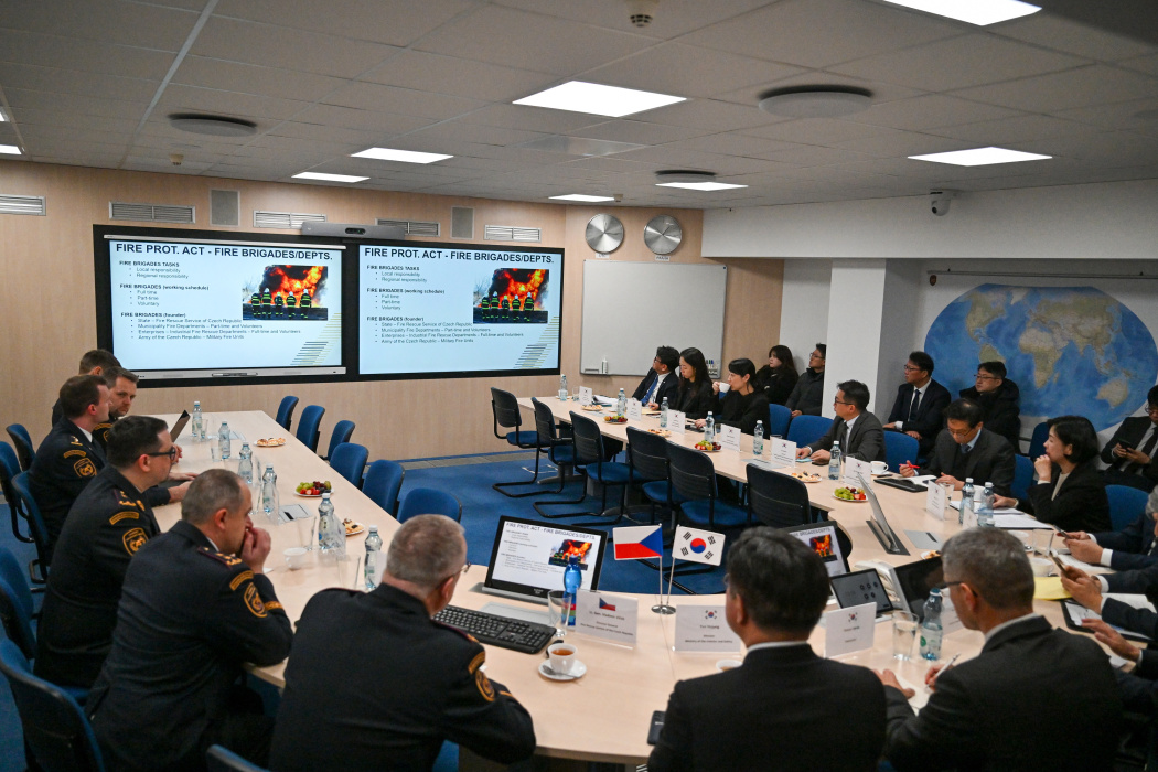 Ministr vnitra Korejské republiky pan Yun Ho Jung se setkal v rámci CZ-KR fóra s vrcholnými představiteli HZS ČR