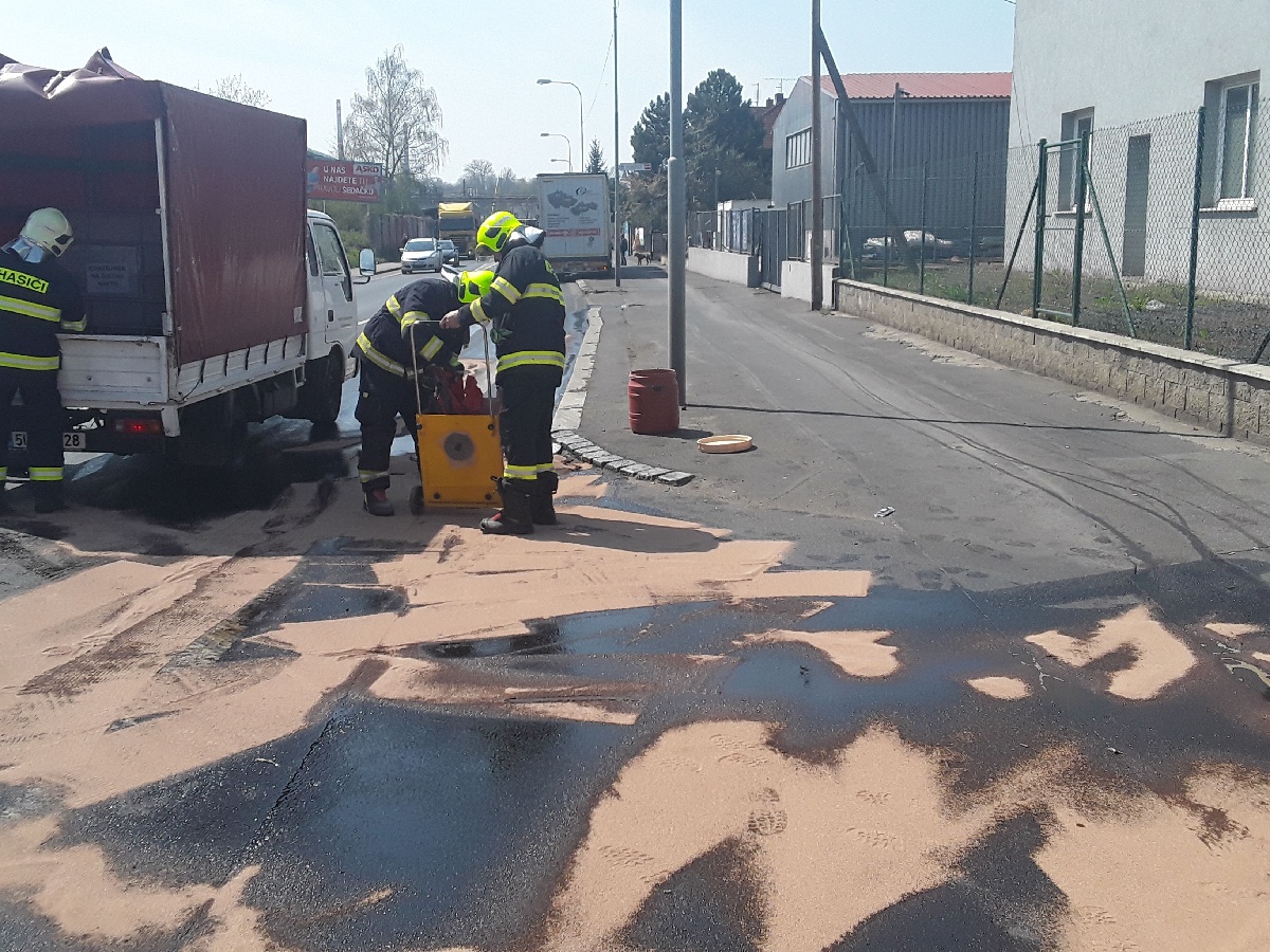 Vyteklá nafta Teplice(4).jpg