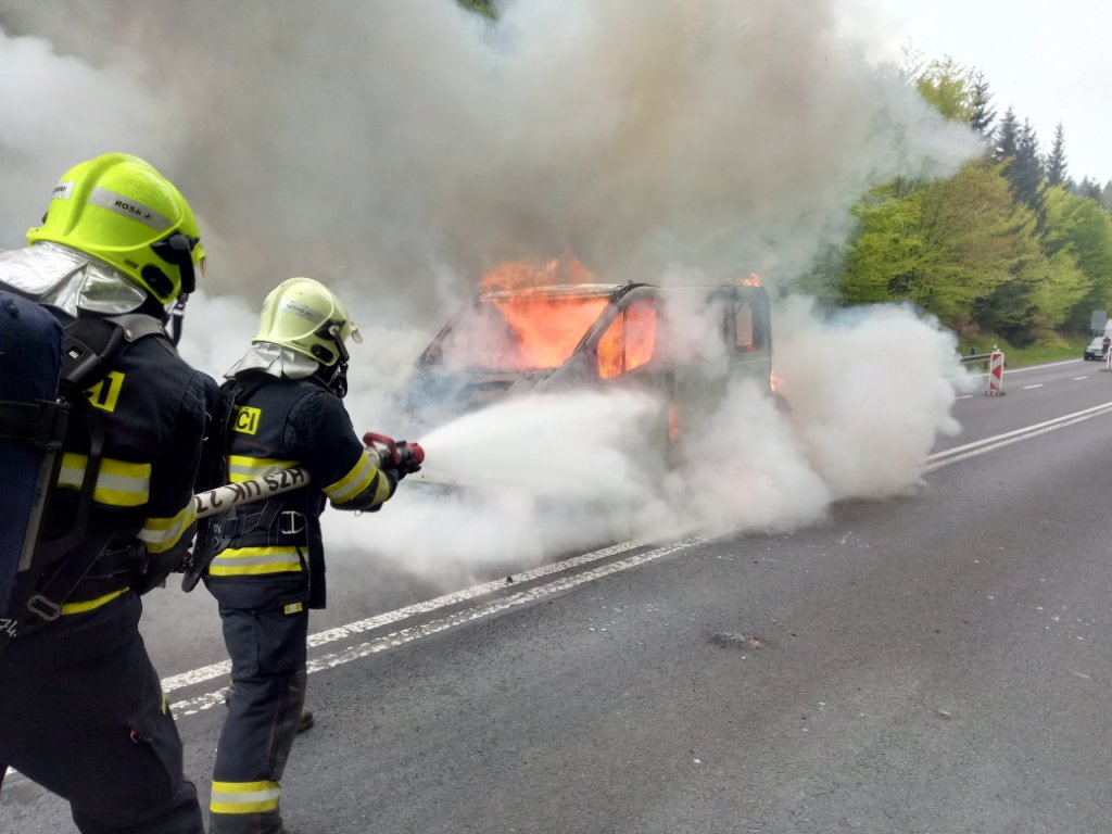 Požár dodávky Tolštejn (4).jpg