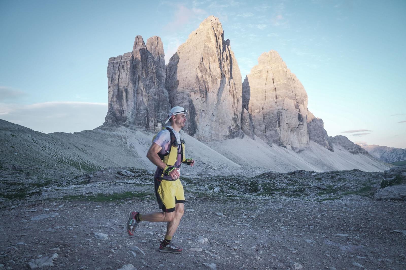 Bez komentáře. Českolipský hasič ppor. Pavel Tvrdík na trati závodu Lavaredo Ultra Trail s kulisou dechberoucích Dolomit