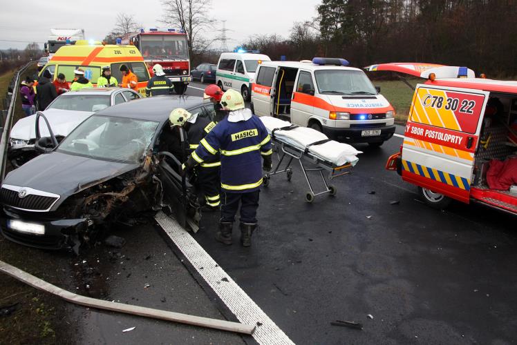 Dopravní nehoda Postoloprty 1.jpg