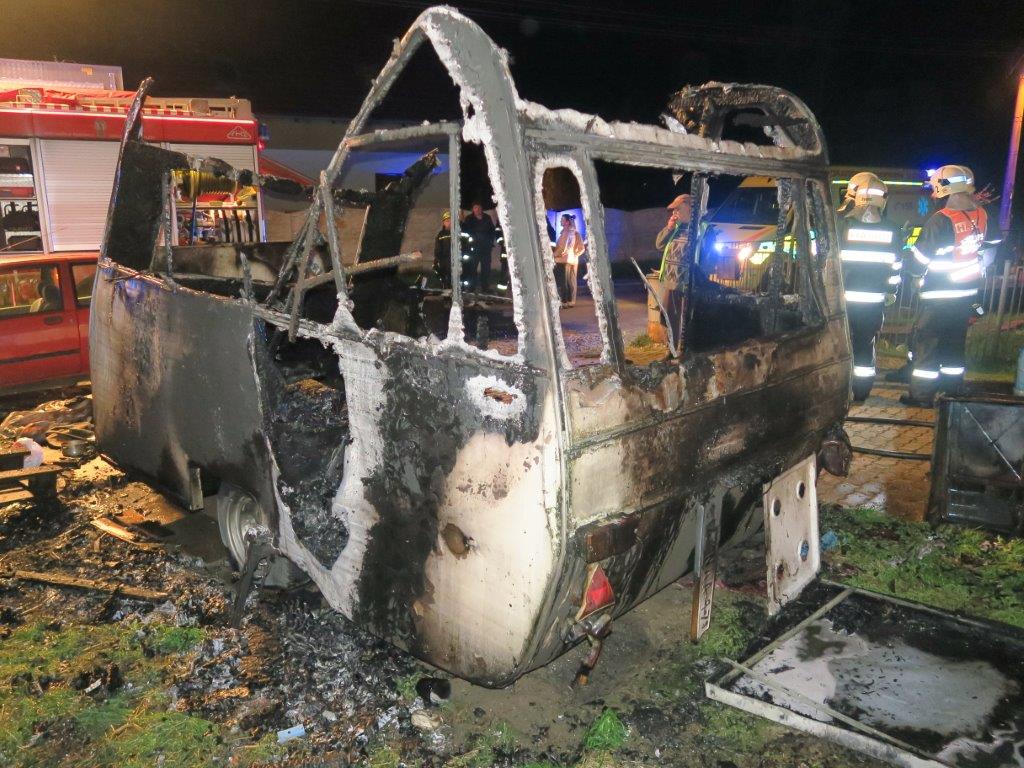 11.4.2017 (PM 23.27) požár Šťáhlavice.jpg