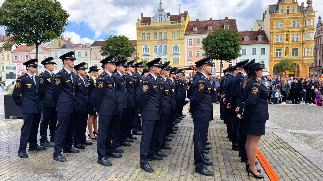Služební slib a předání medailí, České Budějovice  (1)