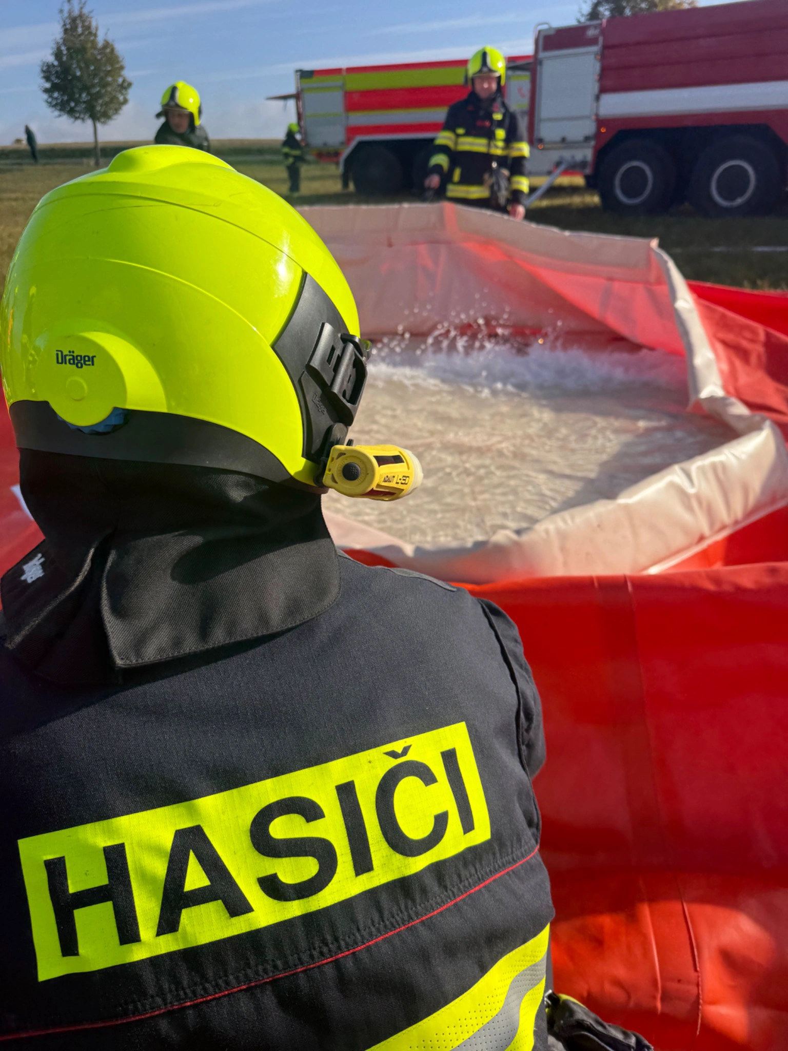 Hasiči v Maštalích cvičili hašení lesního požáru i záchranu osob z nepřístupného terénu