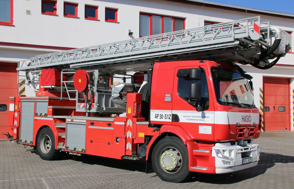 Automobilová plošina AP30