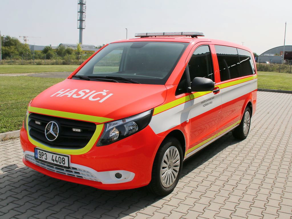 Dopravní automobil