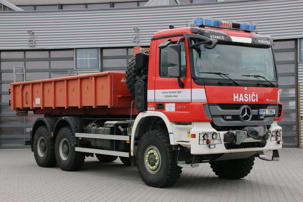Kontejnerový automobil Mercedes-Benz Actros