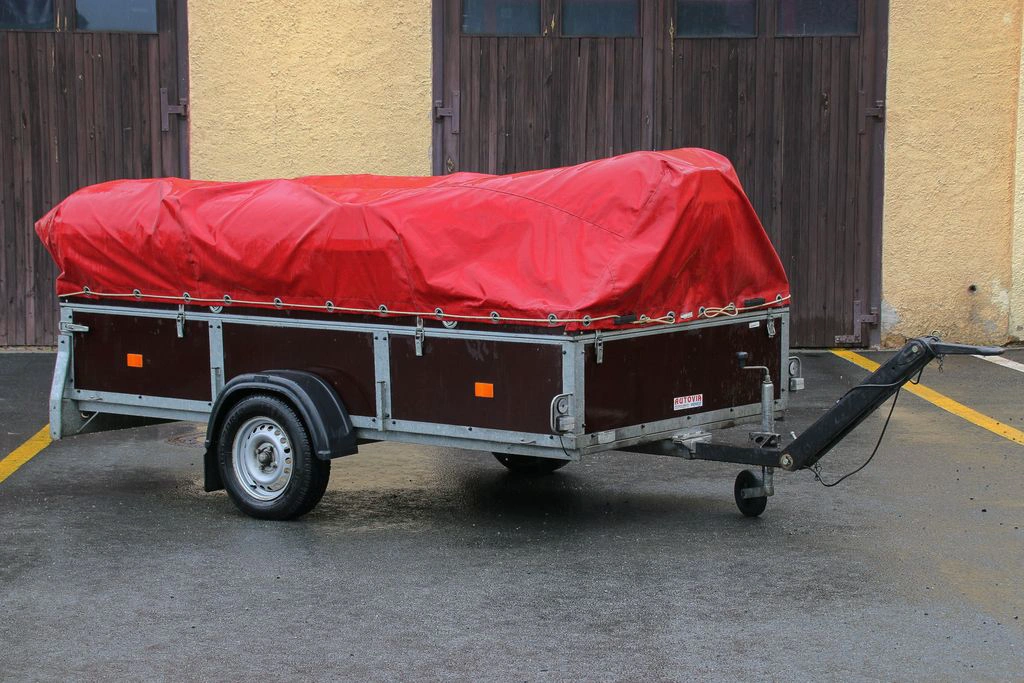 Nákladní přívěs s gumovým člunem ZODIAC, motor Johnson J8R
