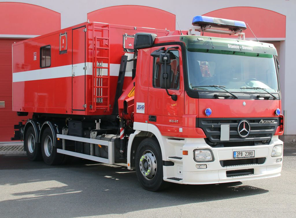 Nosič kontejnerů Mercedes