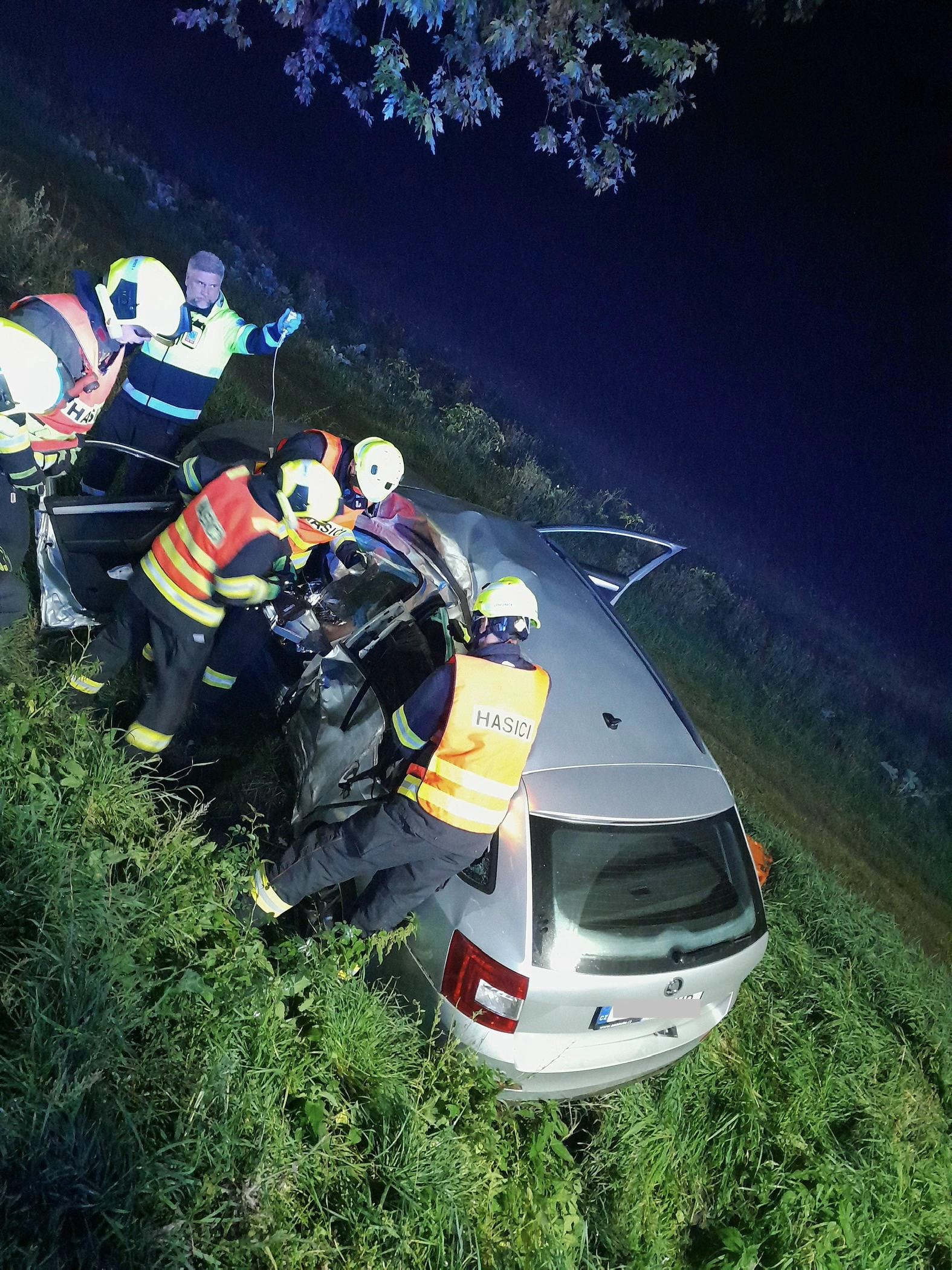 Noční zásah u vážné dopravní nehody na Litoměřicku