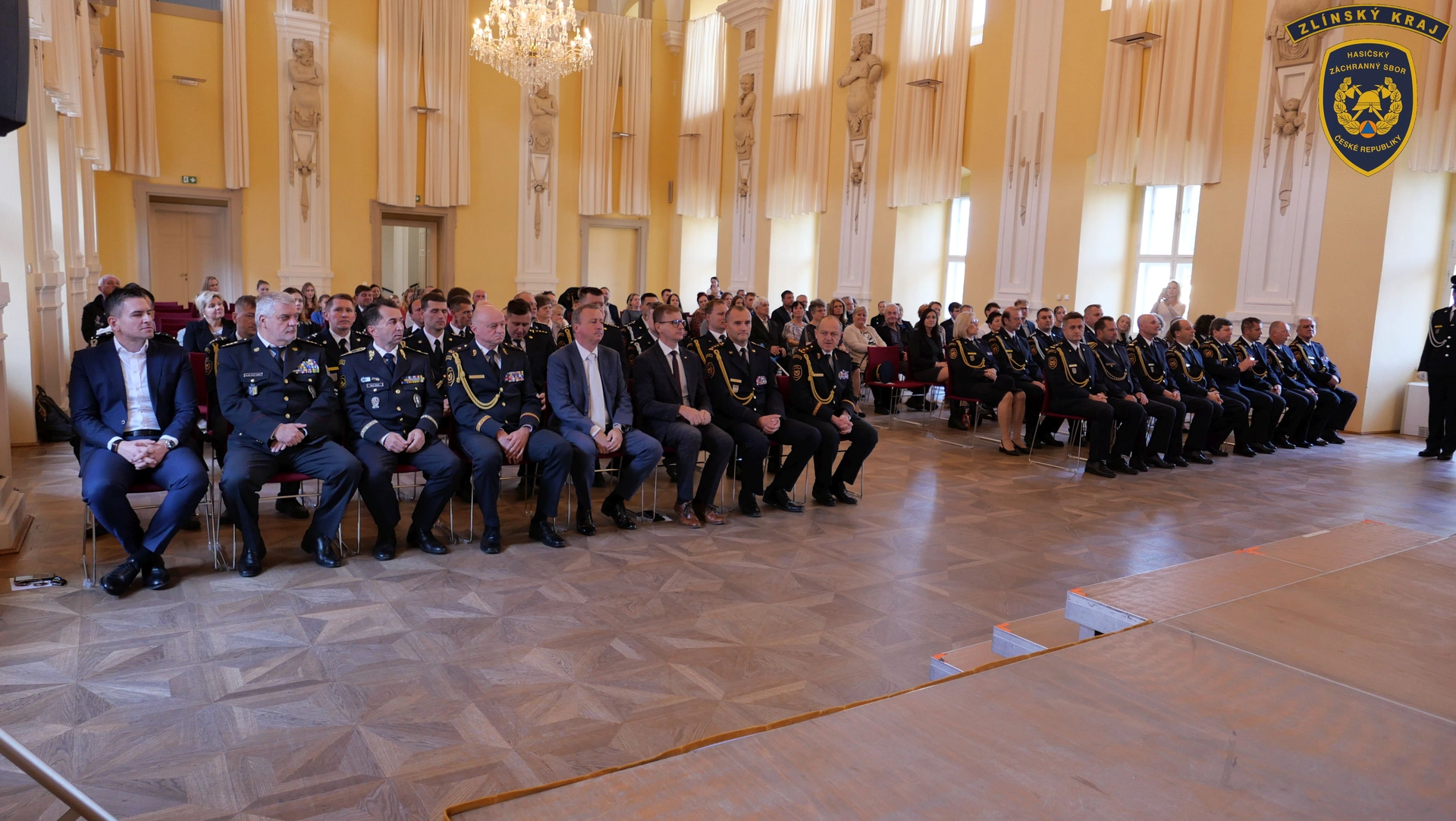 Hasiči převzali medaile a nováčci složili služební slib
