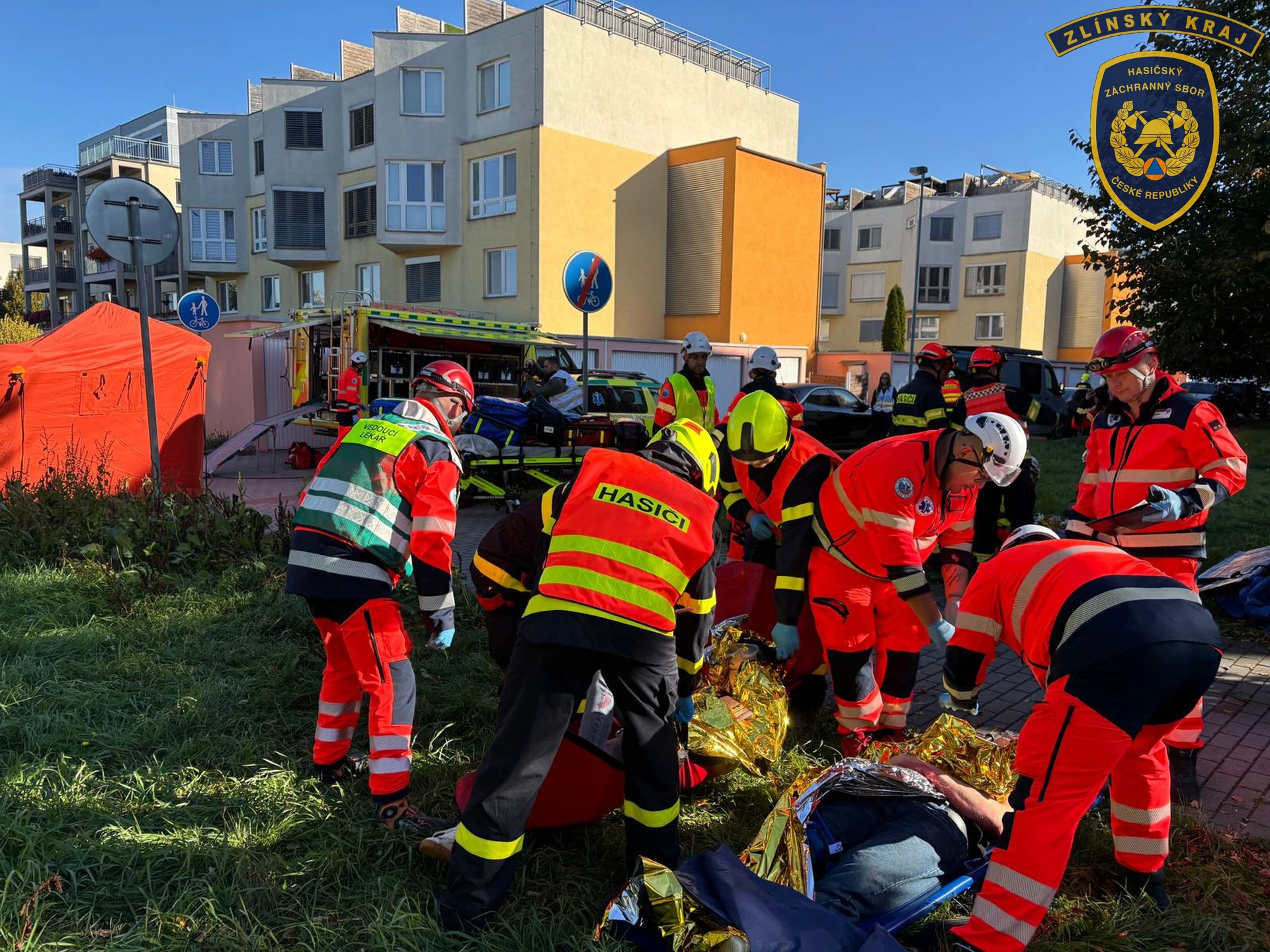 Hasiči cvičili zásah při útoku aktivního střelce na fakultě v Uherském Hradišti